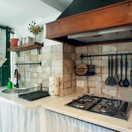 Small Antique * La Spezia